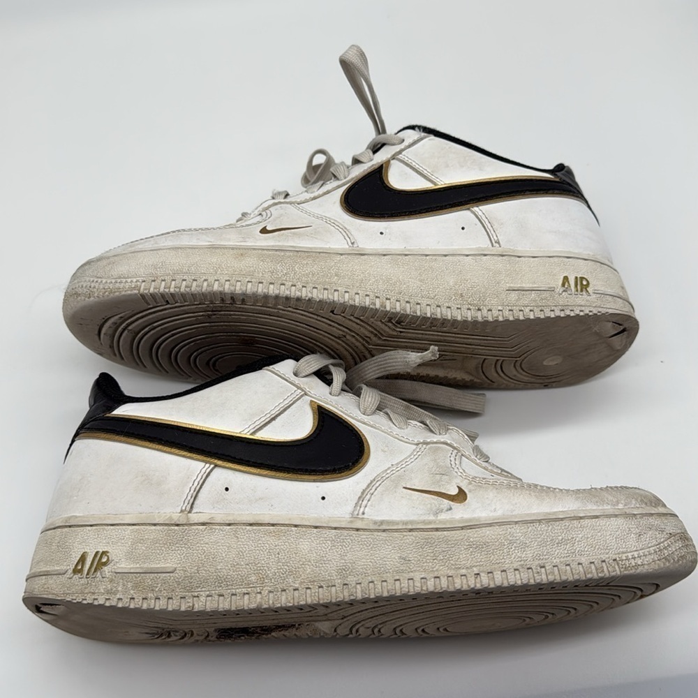 NIKE Air Force 1 US Size 7 Y White, Black & Gold Sneakers - Picture 9 of 13